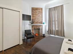 219 W 43rd - Embassy Room