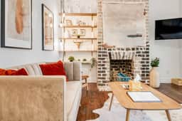 522 E Jones Upper - Palm Room