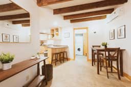 212 E Waldburg - Carriage House Lower