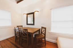 212 E Waldburg - Carriage House Upper
