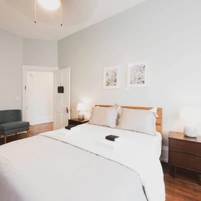 1111 Abercorn - Grey Room