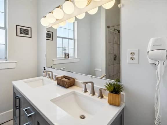 217 W 43rd - Zen Room