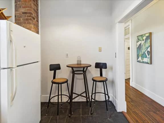 217 W 43rd - Spirit Room