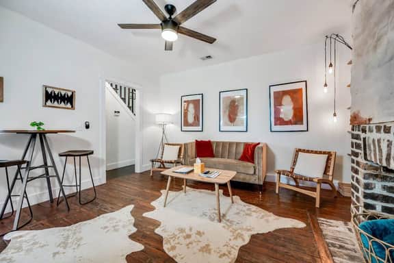 522 E Jones Upper - Canyon Room