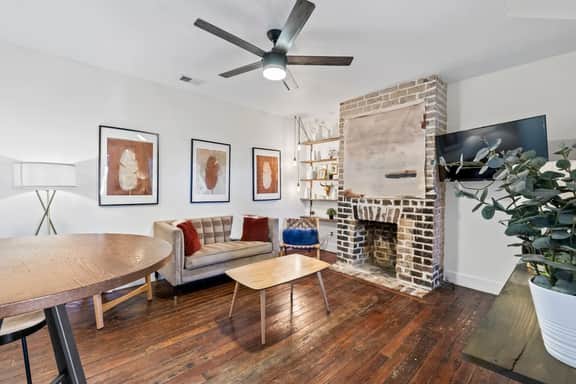 522 E Jones (Upstairs) - Whole Unit