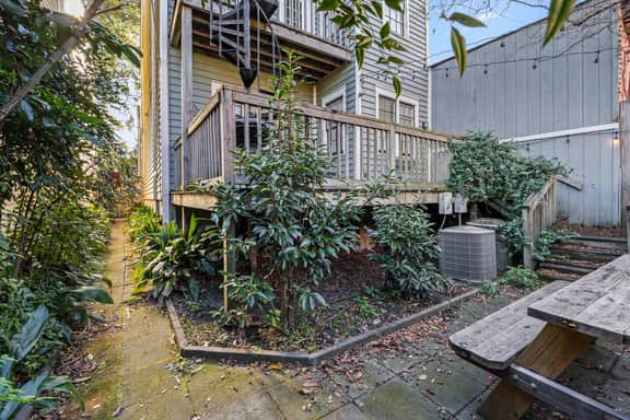 522 E Jones (Downstairs) - Whole Unit