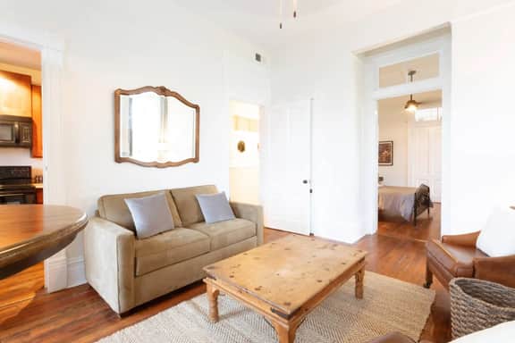 212C - Magnolia Room