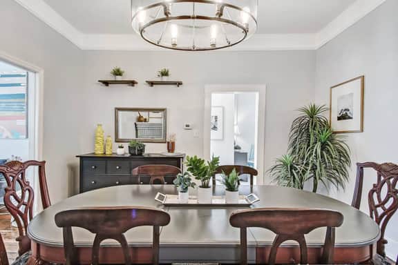 518 E Henry Lower