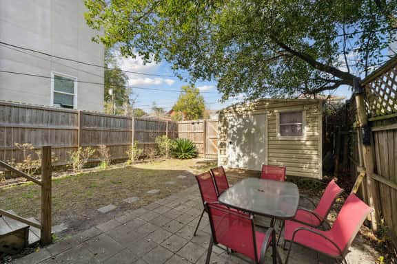 518 E Henry Lower