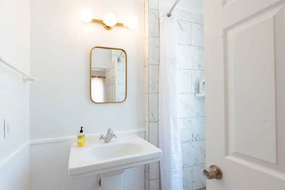 309 Entire Triplex - Image 5