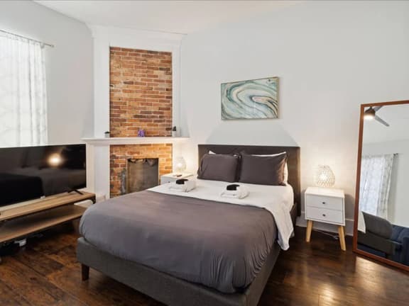 217 W 43rd - Zen Room