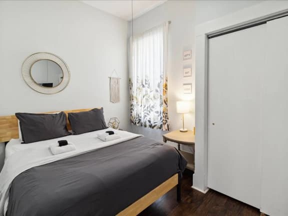 219 W 43rd - Peace Room