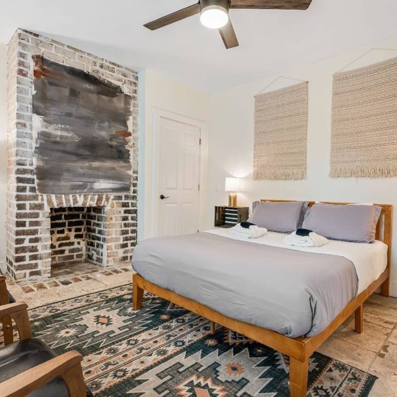 522 E Jones Upper - Canyon Room